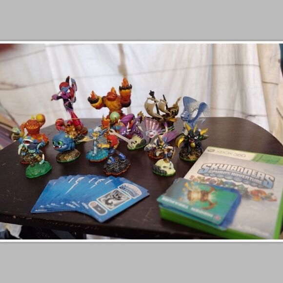 Skylanders Spyro's Adventure Xbox 360 Video Game Lot Of 16 Figures And Cards - Picture 2 of 10